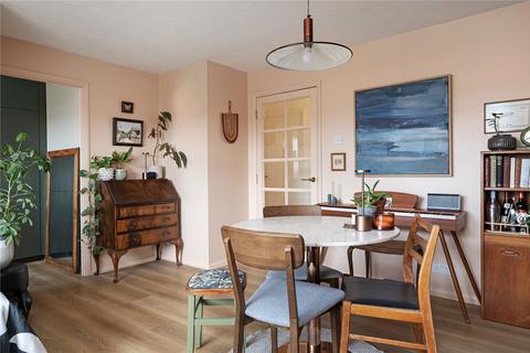 2 bedroom apartment for sale, Massingberd Way, SW17