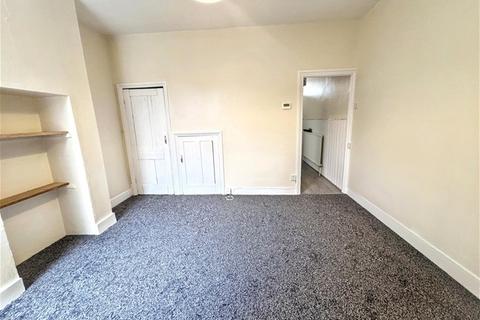 3 bedroom house to rent, Hollybush Street, Plaistow
