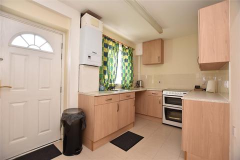 4 bedroom semi-detached house for sale, Neville Close, Leeds, West Yorkshire