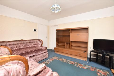 4 bedroom semi-detached house for sale, Neville Close, Leeds, West Yorkshire
