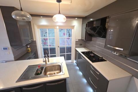 4 bedroom terraced house for sale, Yeomen Way, Ilford