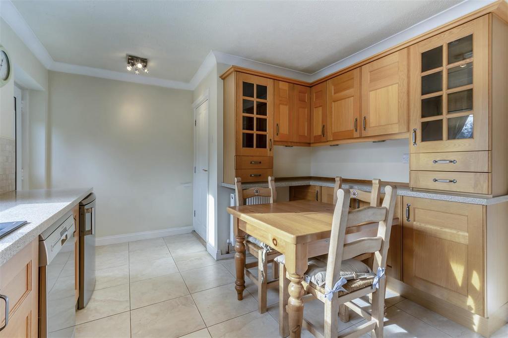 8678879-interior07.jpg