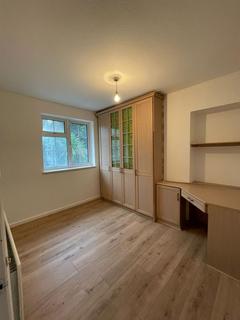 3 bedroom terraced house to rent, Dryfield Road, Edgware