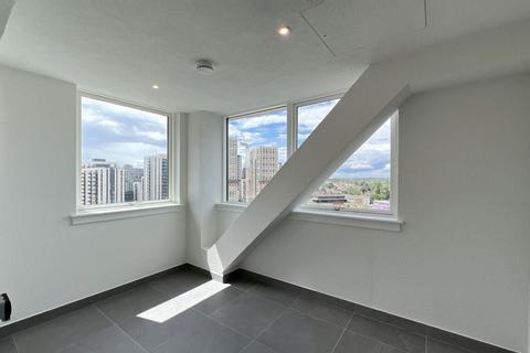 3 bedroom flat to rent, Olympic Way