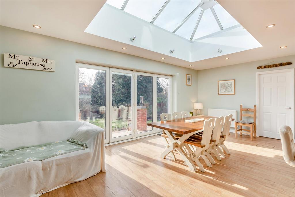 8678880-interior05.jpg