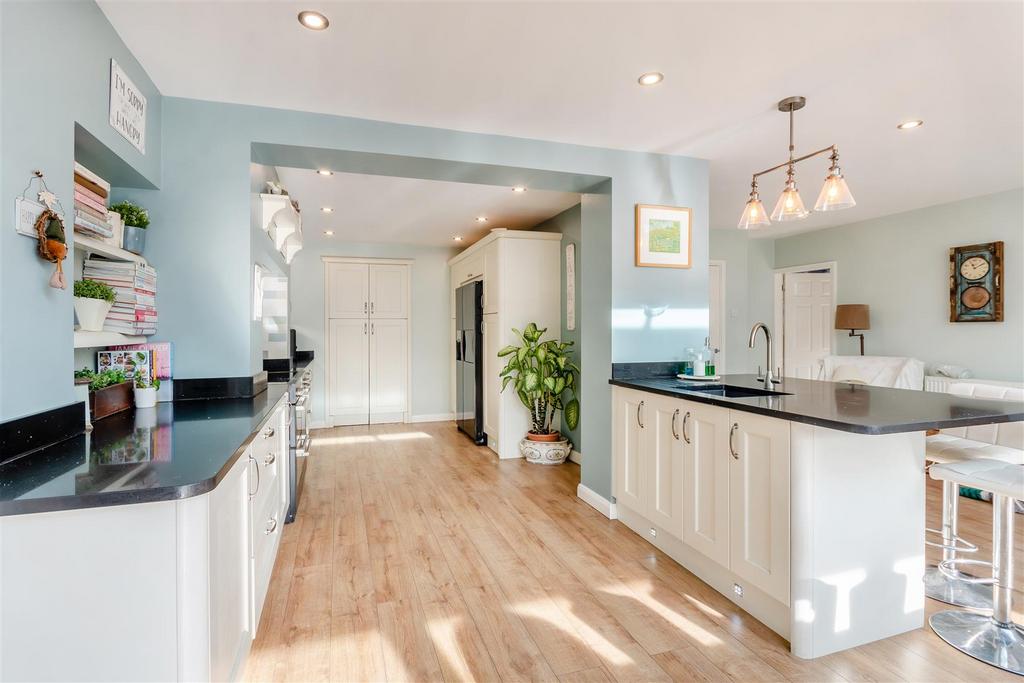 8678880-interior01.jpg