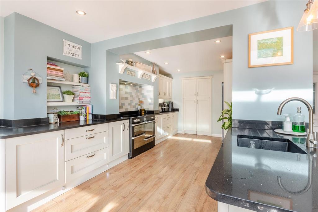 8678880-interior03.jpg