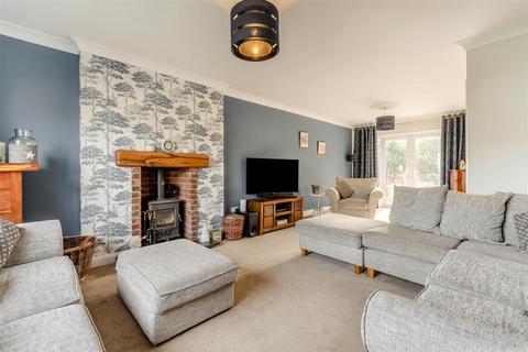 4 bedroom detached house for sale, Chatsworth Close, Mansfield