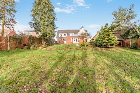 4 bedroom detached house for sale, Chatsworth Close, Mansfield