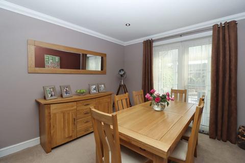 5 bedroom semi-detached house to rent, Leopold Road, Ramsgate