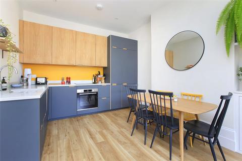 2 bedroom flat to rent, Elmbourne Road, London SW17