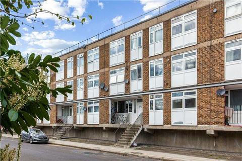 4 bedroom maisonette to rent, Lorrimore Square, Kennington,London SE17