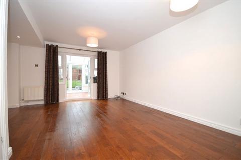 2 bedroom house to rent, Puddingstone Drive, St Albans