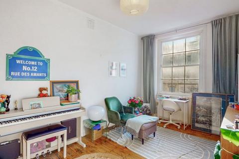 1 bedroom flat to rent, W2