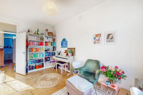 1 bedroom flat to rent, W2
