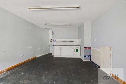 Retail property (high street) for sale, 5 Town St Yeadon LS19 7EQ