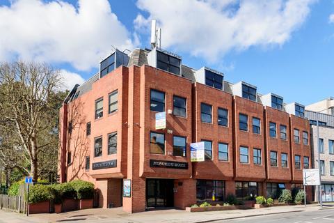 Office to rent, 215 Marsh Rd Pinner HA5 5NE