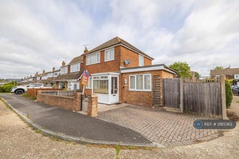 3 bedroom detached house to rent, Weavers Way, Ashford, TN23