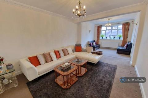 5 bedroom semi-detached house to rent, Highfield Avenue, London, NW9