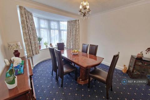 5 bedroom semi-detached house to rent, Highfield Avenue, London, NW9