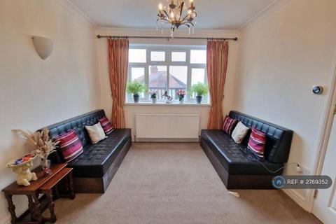 5 bedroom semi-detached house to rent, Highfield Avenue, London, NW9
