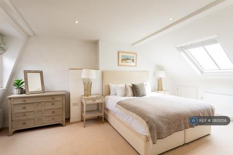 2 bedroom flat to rent, Newlands Terrace, London, SW8