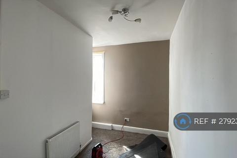 2 bedroom terraced house to rent, St. Cuthbert Street, Burnley, BB10