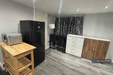 Studio to rent, Dagenham, Dagenham, RM9