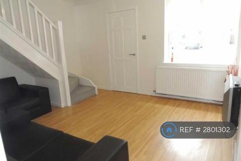 2 bedroom end of terrace house to rent, Bracewell Close, Manchester, M12