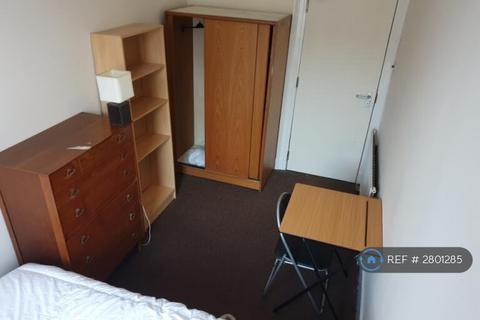 1 bedroom in a flat share to rent, Menzies Road, Aberdeen, AB11