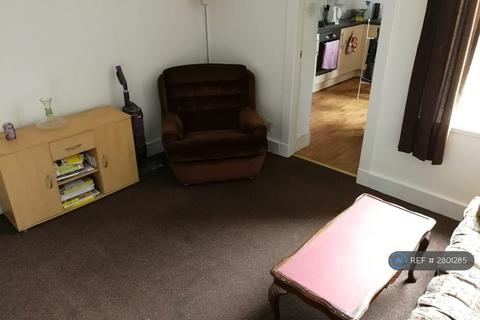 1 bedroom in a flat share to rent, Menzies Road, Aberdeen, AB11