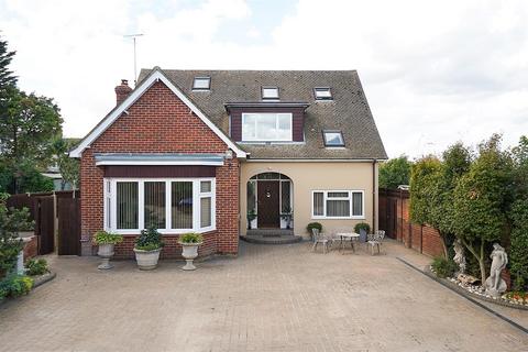 4 bedroom detached house for sale - Junction Road, Gillingham