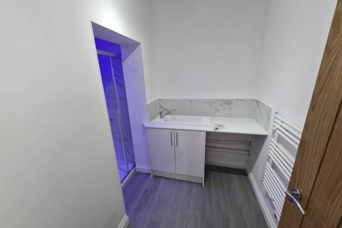 2 bedroom apartment to rent, High Street, Royston, Hertfordshire