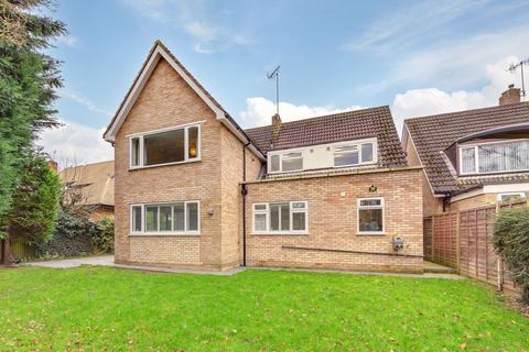 4 bedroom detached house for sale, Chiltern Close, Bushey, WD23