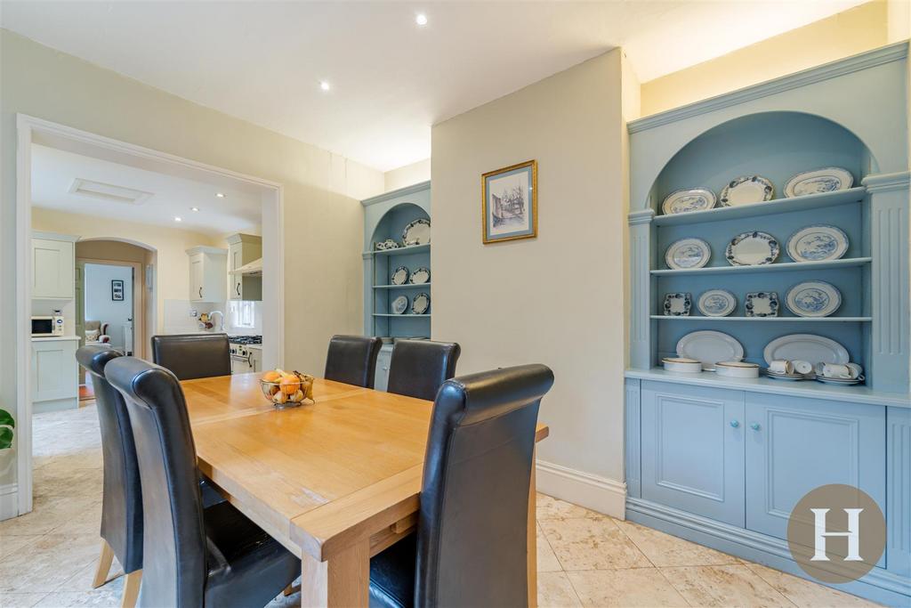 Hadleigh Estate Agents-20.jpg