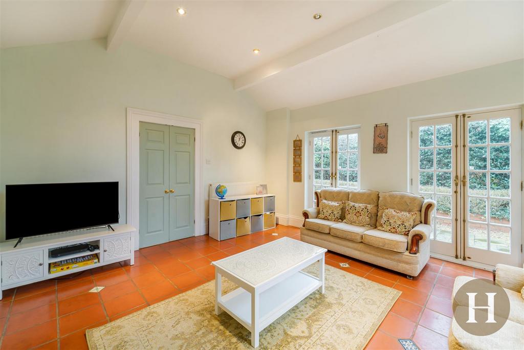 Hadleigh Estate Agents-28.jpg