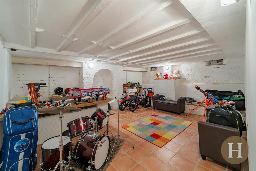 Hadleigh Estate Agents-37.jpg