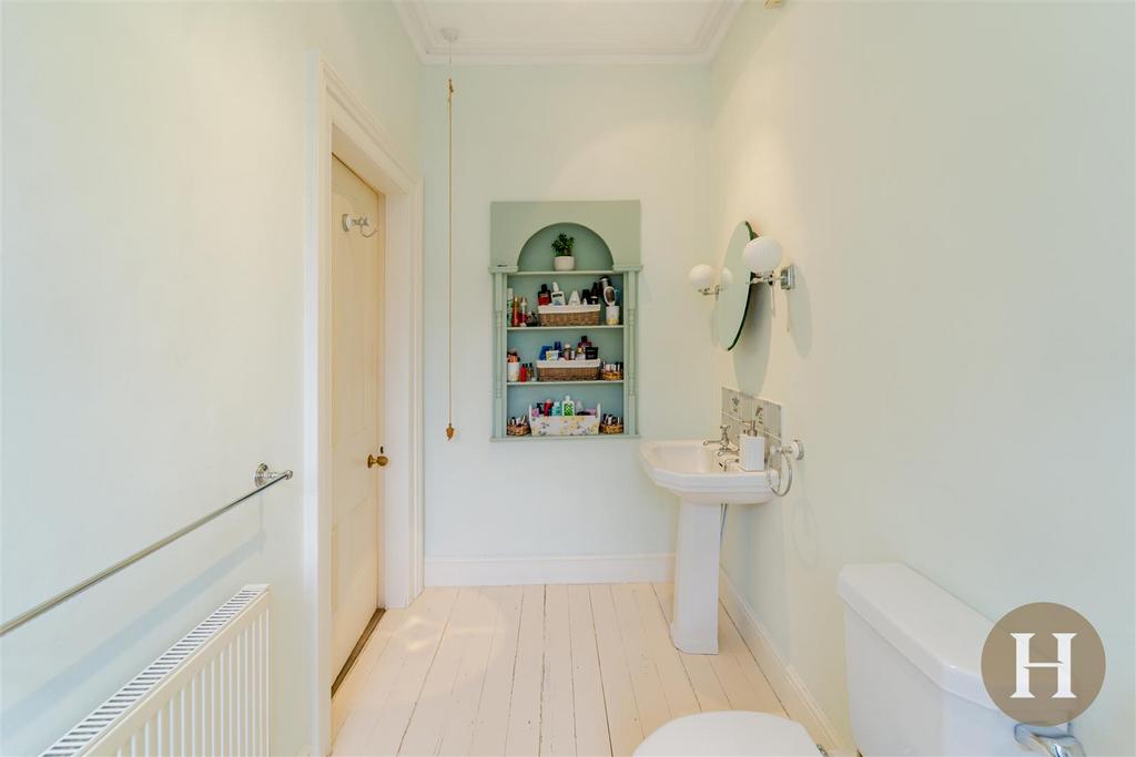 Hadleigh Estate Agents-56.jpg