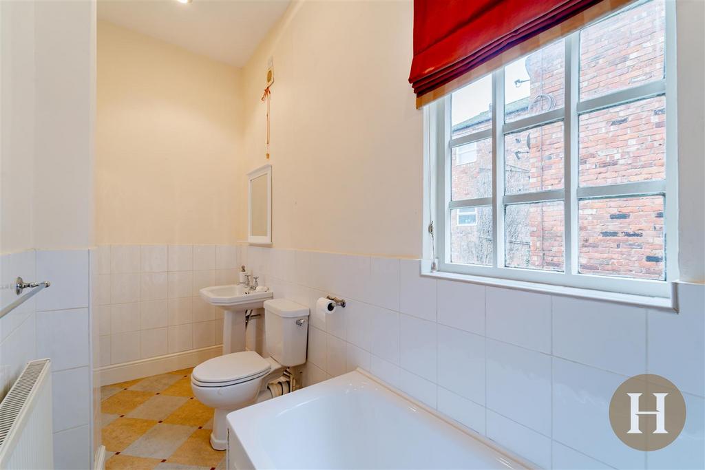 Hadleigh Estate Agents-46.jpg