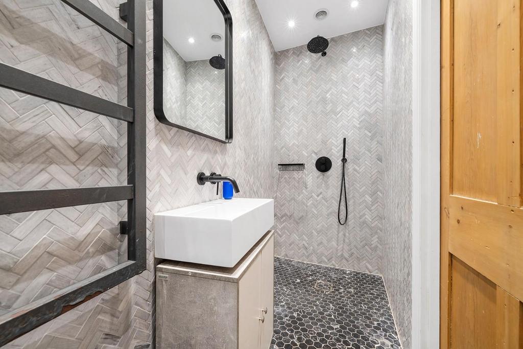 Ensuite original.JPG