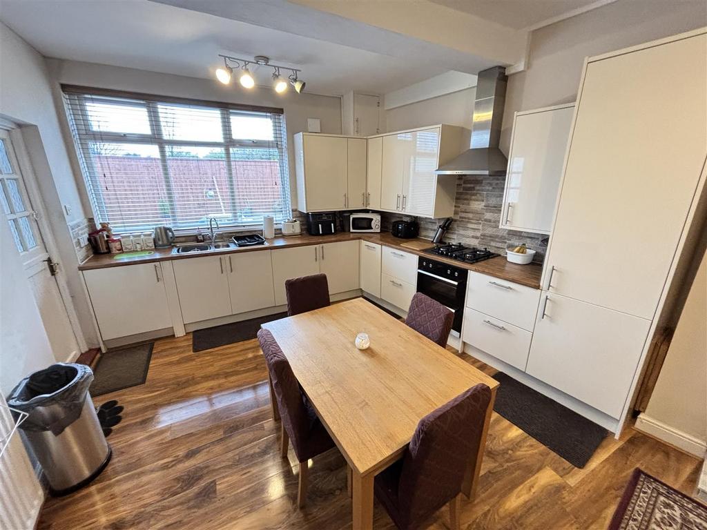 Open Plan Kitchen, Dining and Sitting Room