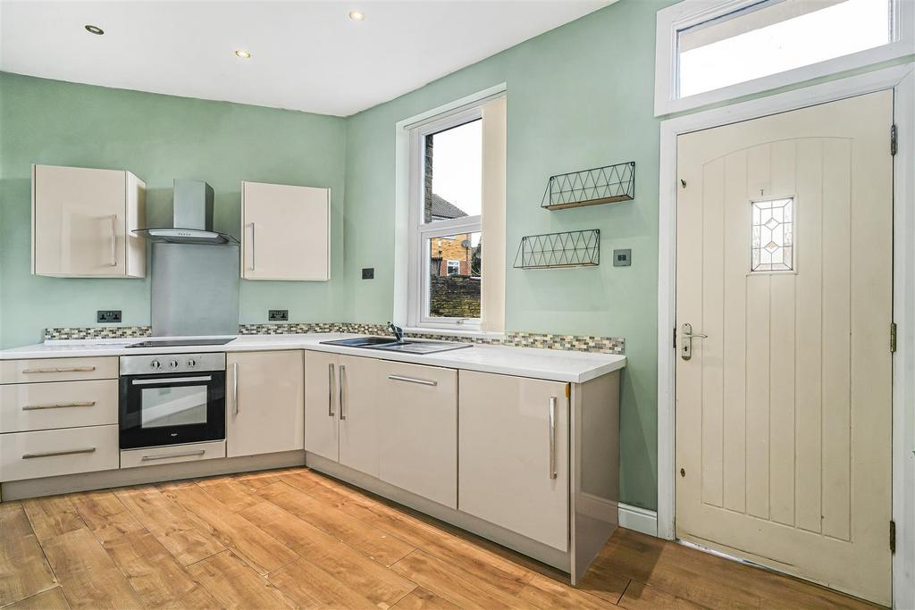 Modern fitted dining kitchen
