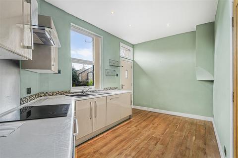 2 bedroom end of terrace house for sale, Apperley Road, Bradford BD10