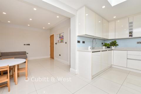 4 bedroom terraced house for sale, Meopham Road, Mitcham, Surrey