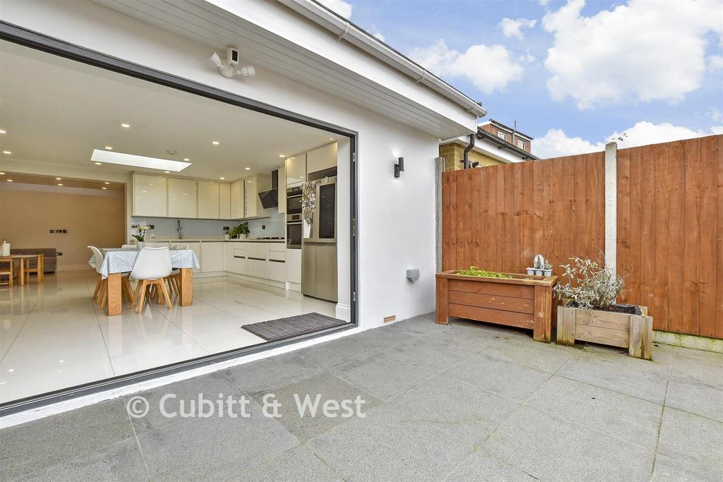 External Lifestyle Photograph