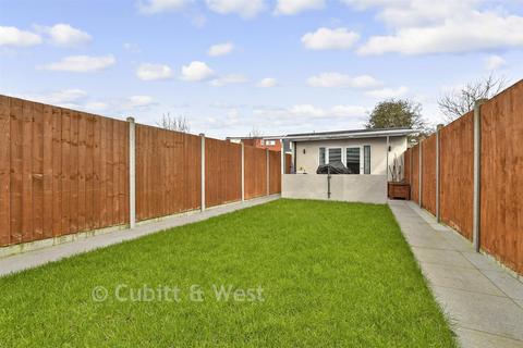 4 bedroom terraced house for sale, Meopham Road, Mitcham, Surrey