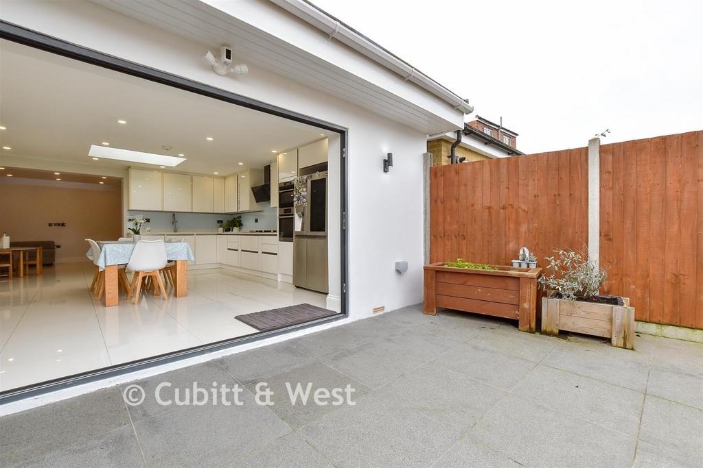 External Lifestyle Photograph