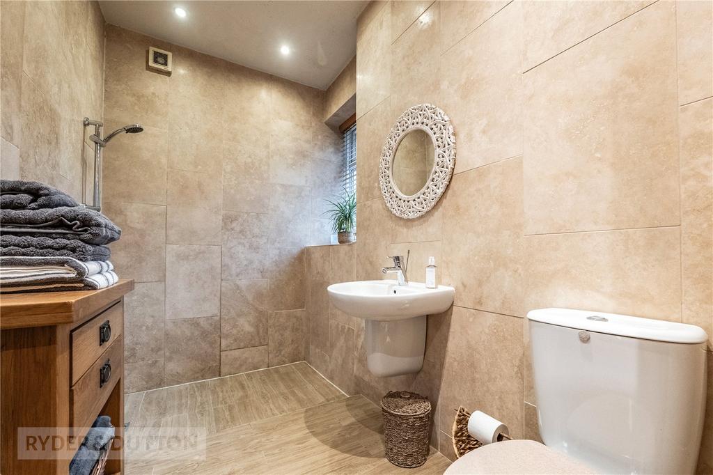 Shower Room/Guest Wc