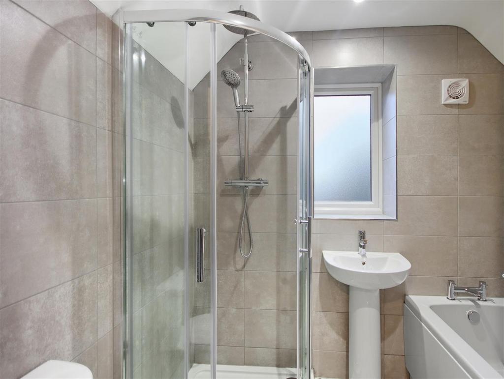 Bathroom (4).jpg