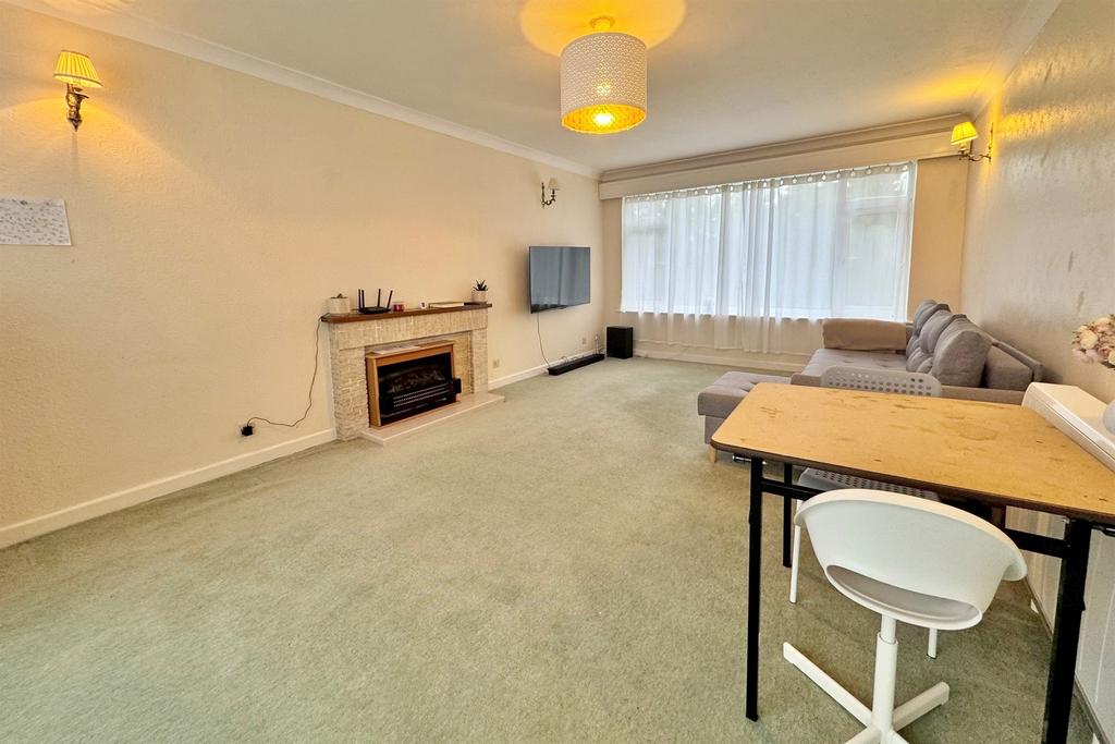 Living/Dining Area
